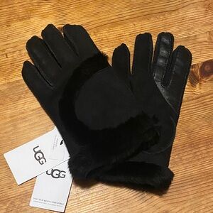 UGG Black Suede sheepskin Gloves with Fur Trim size large touchscreen